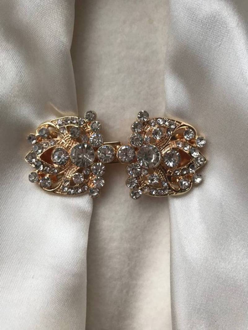 Cardigan Clip Brosche in Schwarz Oder Gold von TinasPrettyPinkToes