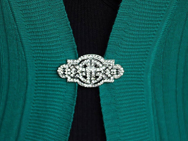 Cardigan Clip Brosche in Silvertone Kristall Oder Schwarz Goldton & von TinasPrettyPinkToes