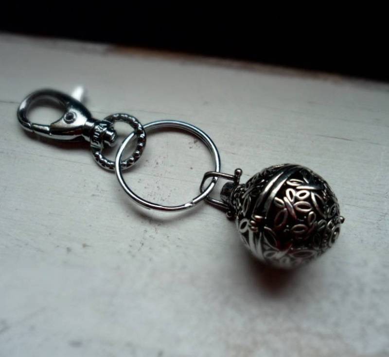 Anhänger Mit Klangkugel, Taschenbaumler, Schlüsselanhänger, Engel, Beschützer, Verschiedene Farben von TinasSchmucktruheCOM