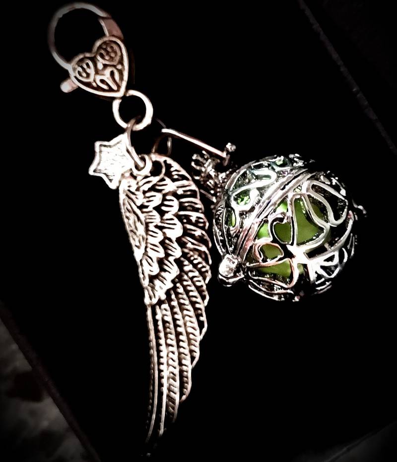 Anhänger Mit Klangkugel, Taschenbaumler, Schlüsselanhänger, Verschiedene Farben von TinasSchmucktruheCOM