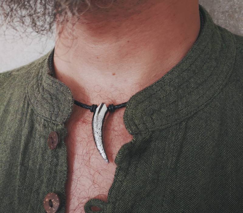 Kette Mit Verziertem Zahnanhänger, Unisex, Farbauswahl von TinasSchmucktruheCOM