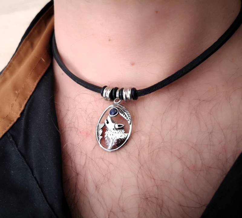 Lederkette Mit Edelstahlperlen Und Lapis, Wolf, Unisex Lederkette Mit Edelstahlperlen Und Lapis, Wolf, Unisex von TinasSchmucktruheCOM