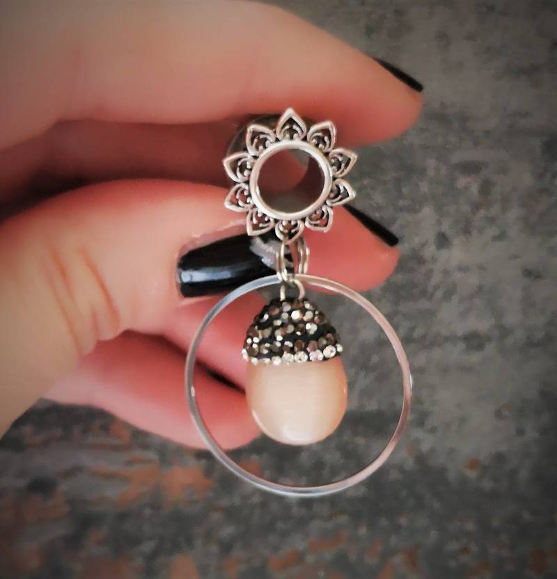 Tunnel Mit Anhänger, Ohrtunnel, Edelstahl Und Glas von TinasSchmucktruheCOM