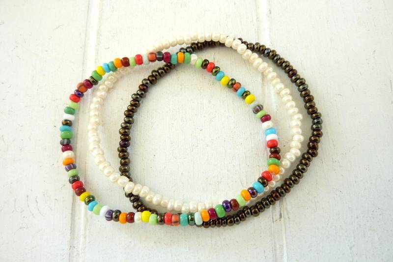 Armband 3Er Set Rocailles Farbe Zur Auswahl Braun Sand Bunt Weiß Picasso Glasperlen 8/0 Stapelarmband Elastisch Armband 3Er Set Rocailles Farbe Zur Auswahl Braun Sand Bunt Weiß Picasso Glasperlen 8/0 Stapelarmband Elastisch von TinasWunderArt