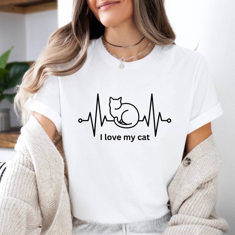I Love My Cat T-Shirt, Geschenk Für Katzenliebhaberinnen, Katzenliebe Shirt Damen, Katzenfreundin Geschenk von TinaslovelyDesign