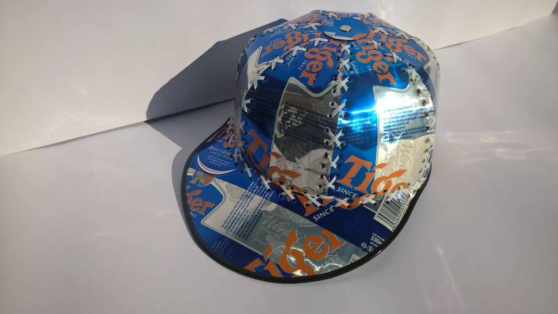 Dosen-Hut Tiger Beer Deckel Aus Recycelter Blechdose Dosen-Hut Tiger Beer Deckel Aus Recycelter Blechdose von TincanmodelsGB