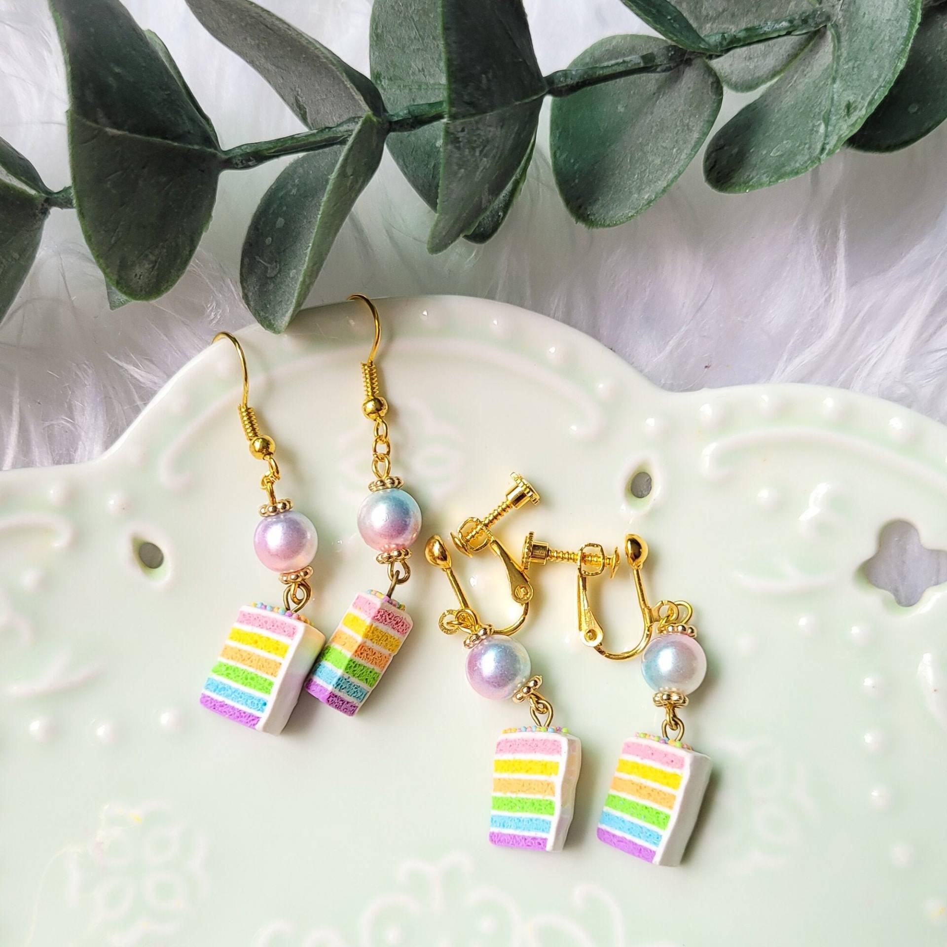 Regenbogen Kuchen Baumelnde Ohrringe Regenbogen Kuchen Baumelnde Ohrringe von TingCorner