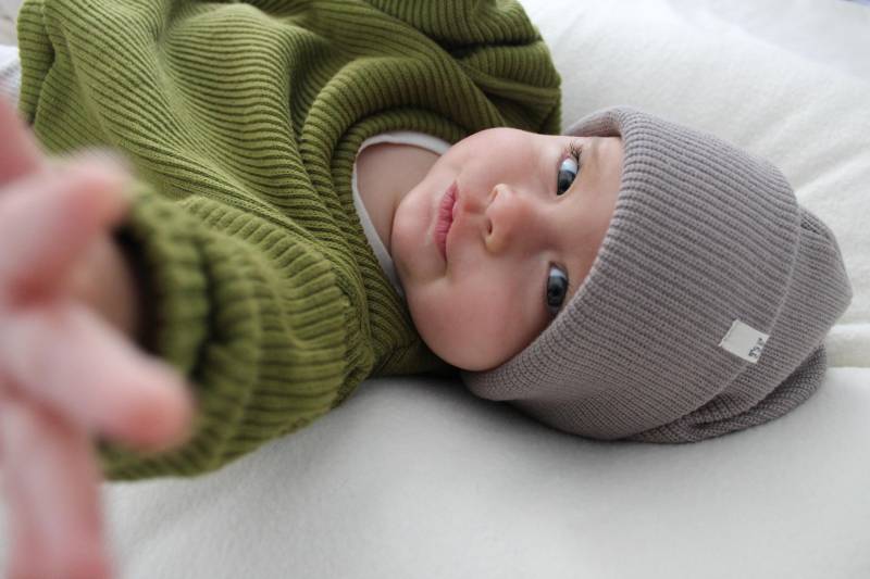 Babybeanie Taupe | Babymütze Braungrau Kinderbeanie Kindermütze Handgemacht Beanie Strick von TiniundToni