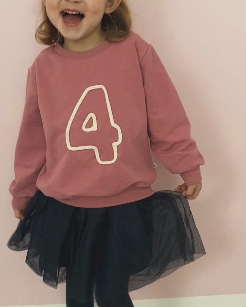 Sweatshirt Zahl/Pullover Geburtstag Erster Zweiter Dritter Personalisiert /Kordel von TiniundToni