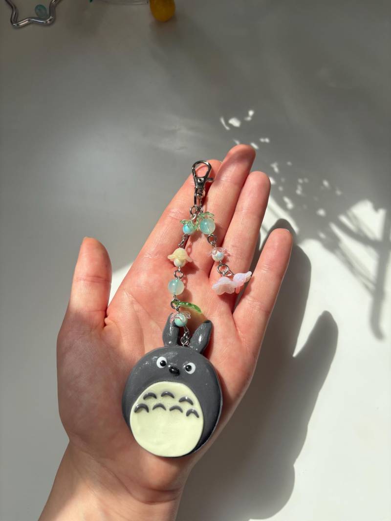 Totoro Sorgen-stein Keychain von TinkerFroggy