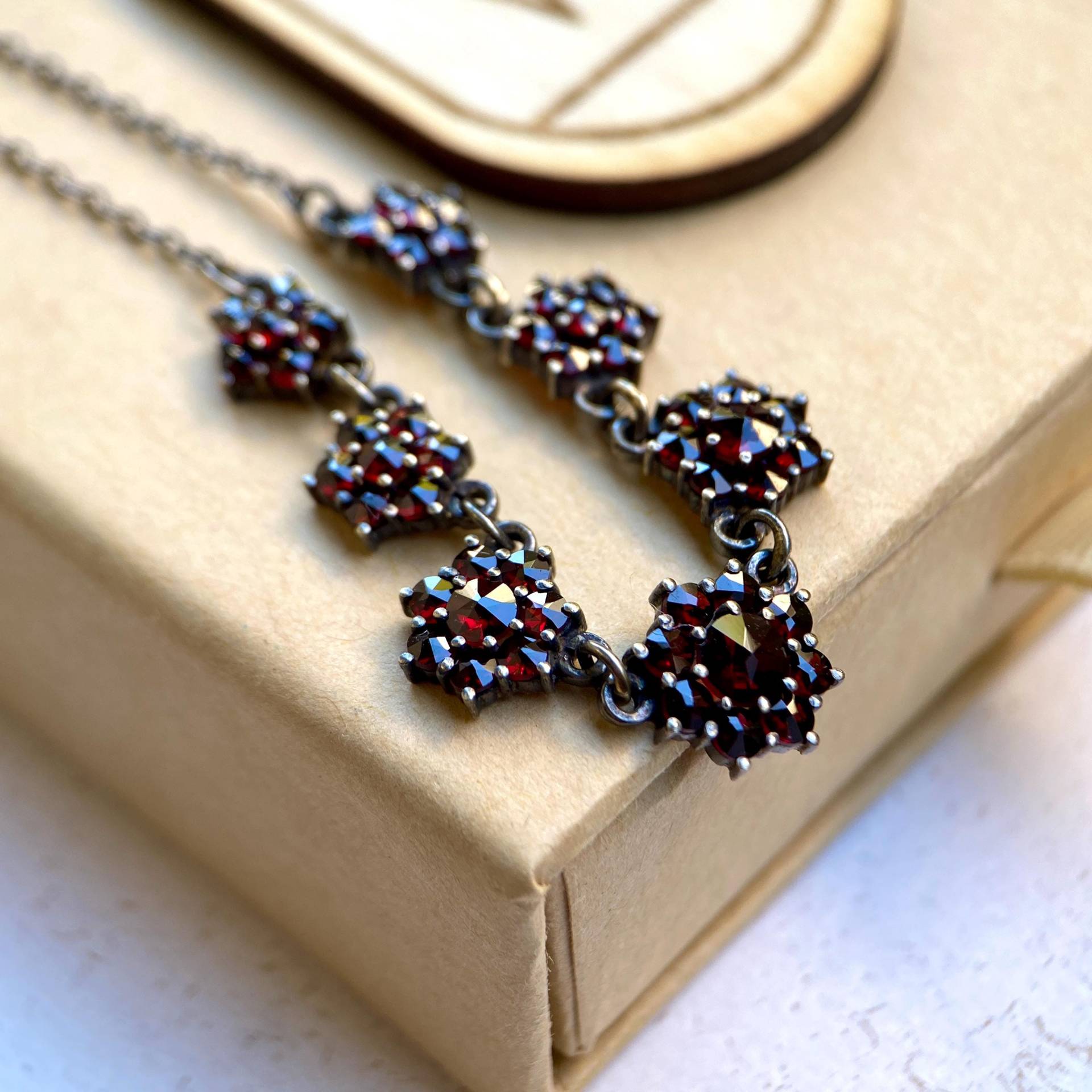 Delicate Bohemian Garnet Necklace With Provenance - C. 1880-1900 Delicate Bohemian Garnet Necklace With Provenance - C. 1880-1900 von TinkerTower
