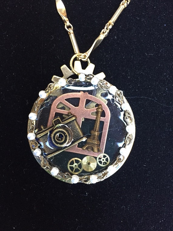 Harz-Anhänger Assemblage Halskette Ooak Im Steampunk Fantasy Stil Watch Parts Perlen Gears Harz-Anhänger Assemblage Halskette Ooak Im Steampunk Fantasy Stil Watch Parts Perlen Gears von TinkersDaughter2015