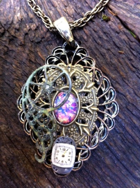 steampunk Victorian Ranken, Filigran Und "Feueropal" Halskette steampunk Victorian Ranken, Filigran Und "Feueropal" Halskette von TinkersDaughter2015