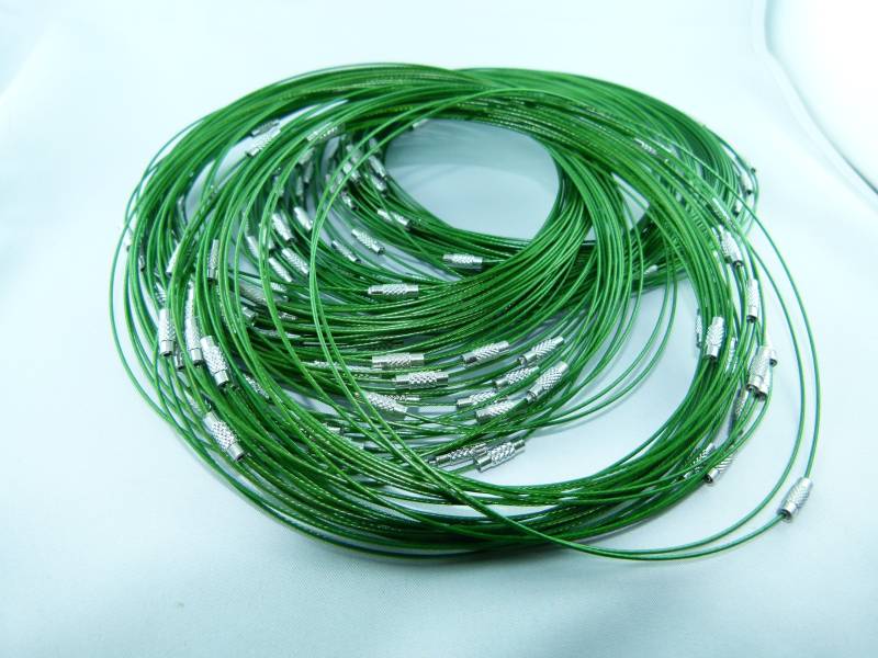 10 Grüne Halsreifen Aus Kunststoffummantelten Edelstahldraht Drehverschluß Kette 46 cm Länge 10 Grüne Halsreifen Aus Kunststoffummantelten Edelstahldraht Drehverschluß Kette 46 cm Länge von TinkyStarShop
