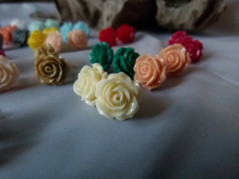 Elfenbein Vintage Ohrring "Rose" Blumen Ohrstecker Elfenbein Vintage Ohrring "Rose" Blumen Ohrstecker von TinkyStarShop