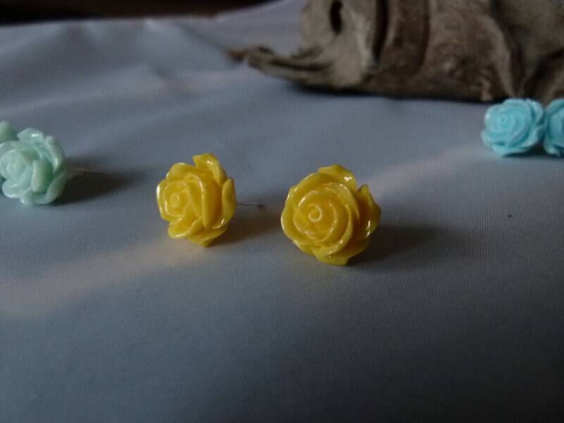 Gelb Vintage Ohrring "Rose" Blumen Ohrstecker Gelb Vintage Ohrring "Rose" Blumen Ohrstecker von TinkyStarShop