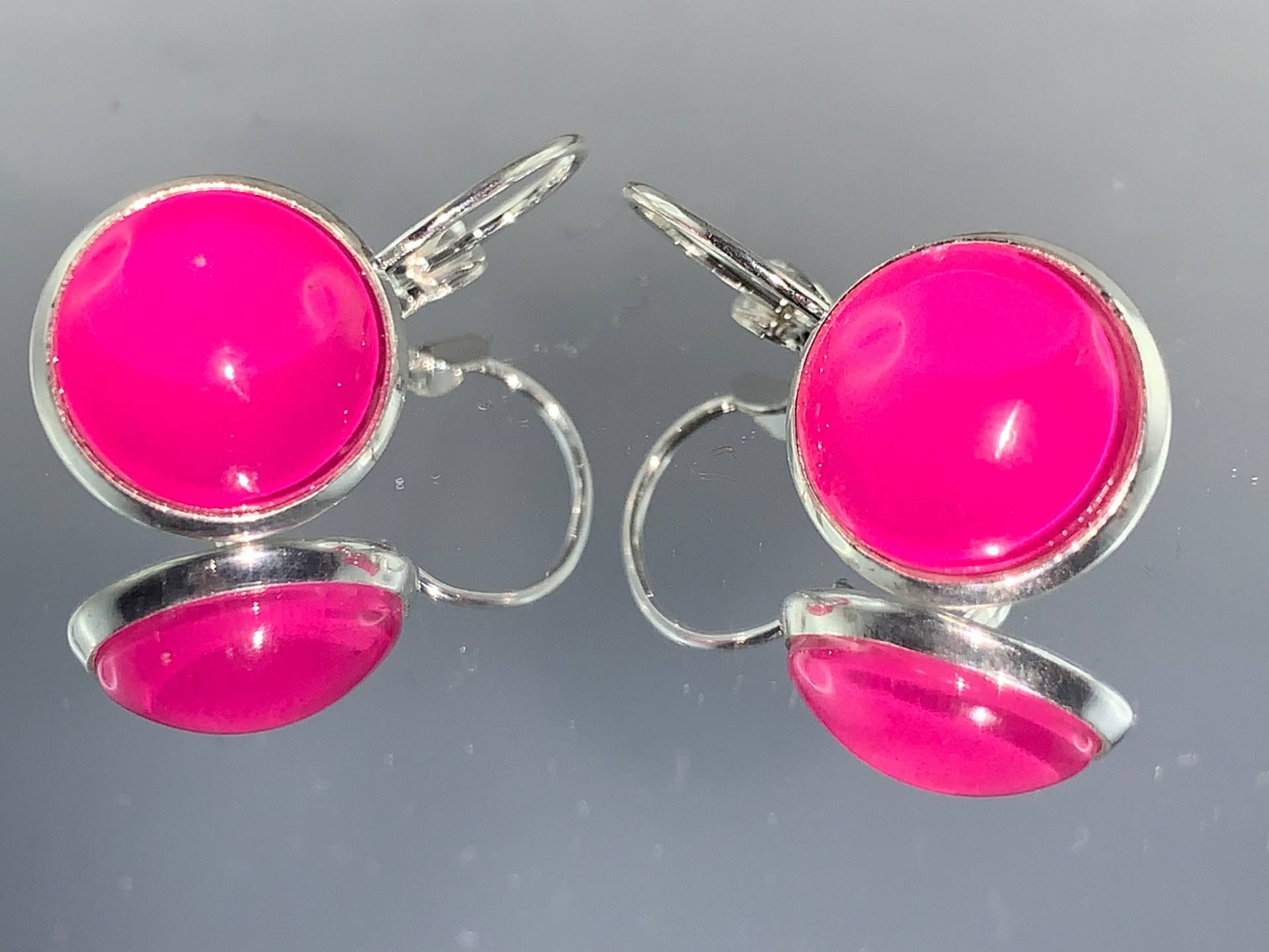 Pinke Cabochon Ohrhänger Ohrringe 12mm Pink Mit Brisur Cabochons Cabochon-Ohrhänger Geschenk Pinke Cabochon Ohrhänger Ohrringe 12mm Pink Mit Brisur Cabochons Cabochon-Ohrhänger Geschenk von TinkyStarShop