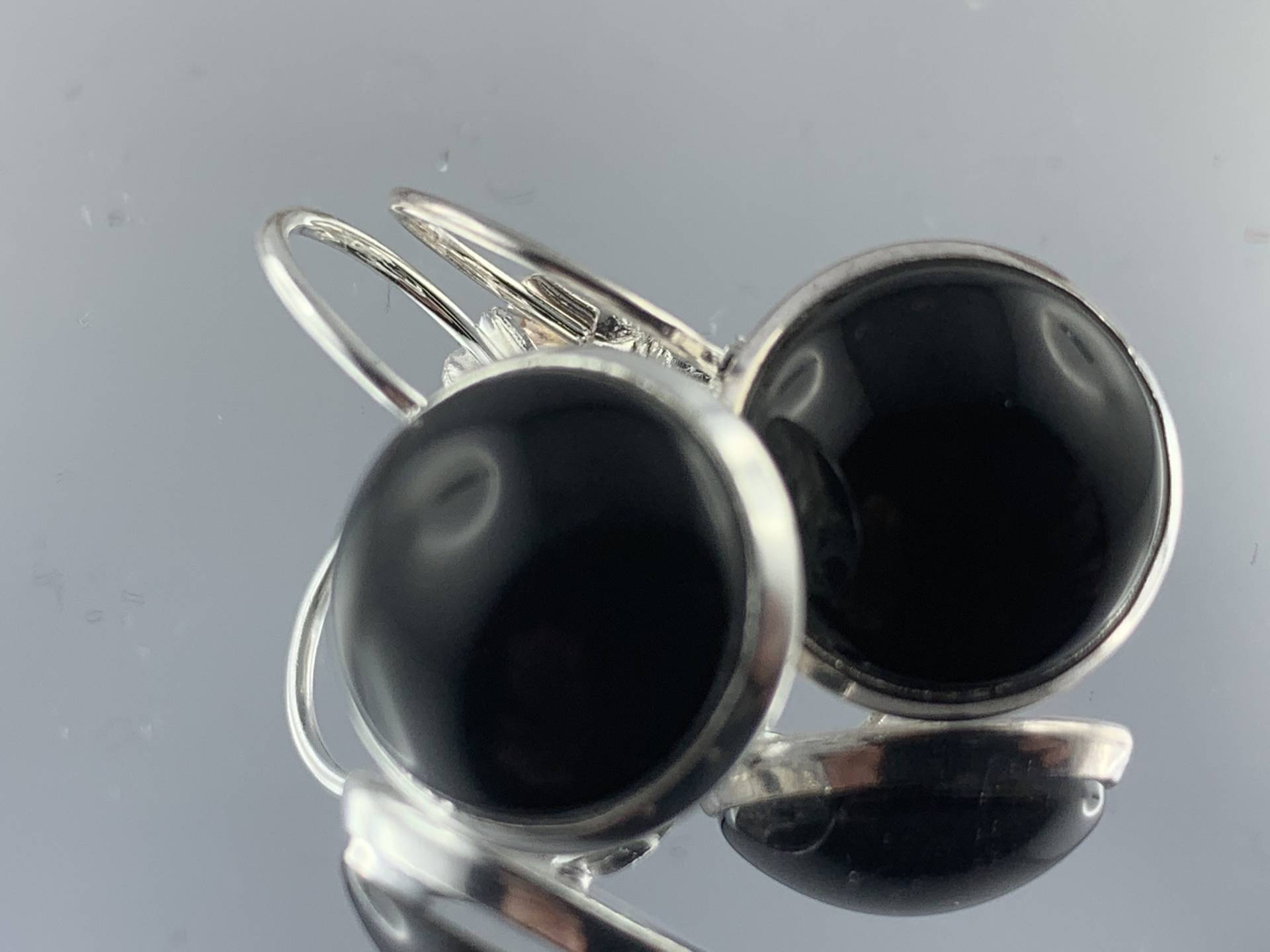Schwarze Cabochon Ohrhänger Ohrringe 12mm Schwarz Mit Brisur Cabochons Cabochon-Ohrhänger Geschenk Schwarze Cabochon Ohrhänger Ohrringe 12mm Schwarz Mit Brisur Cabochons Cabochon-Ohrhänger Geschenk von TinkyStarShop