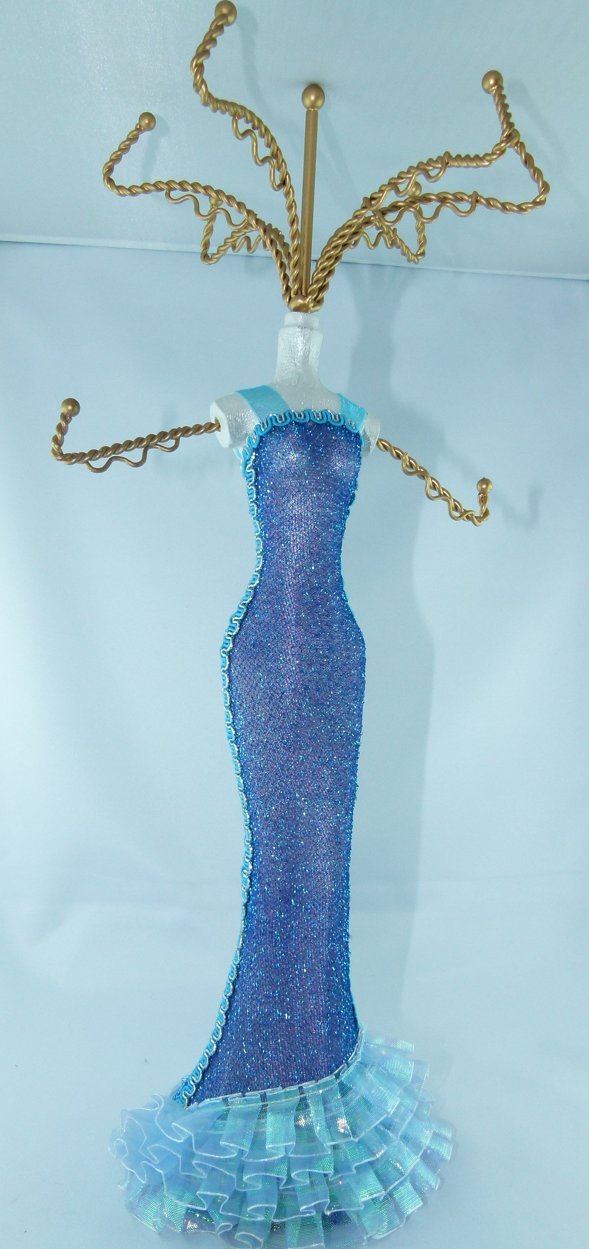 Sehr Schöner Schmuckständer Für Ketten, Ohrringe, Armbänder & Ringe in Puppenform Mit Edlem Kleid | Kettenständer, Ohrringständer Sehr Schöner Schmuckständer Für Ketten, Ohrringe, Armbänder & Ringe in Puppenform Mit Edlem Kleid | Kettenständer, Ohrringständer von TinkyStarShop