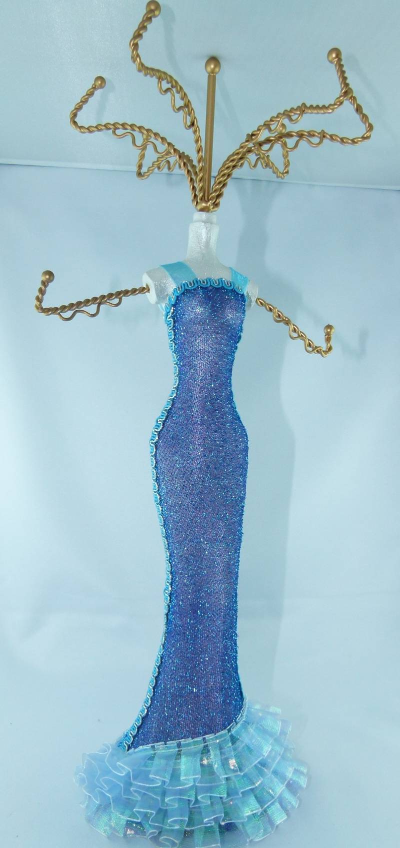 Sehr Schöner Schmuckständer Für Ketten, Ohrringe, Armbänder & Ringe in Puppenform Mit Edlem Kleid | Kettenständer, Ohrringständer Sehr Schöner Schmuckständer Für Ketten, Ohrringe, Armbänder & Ringe in Puppenform Mit Edlem Kleid | Kettenständer, Ohrringständer von TinkyStarShop