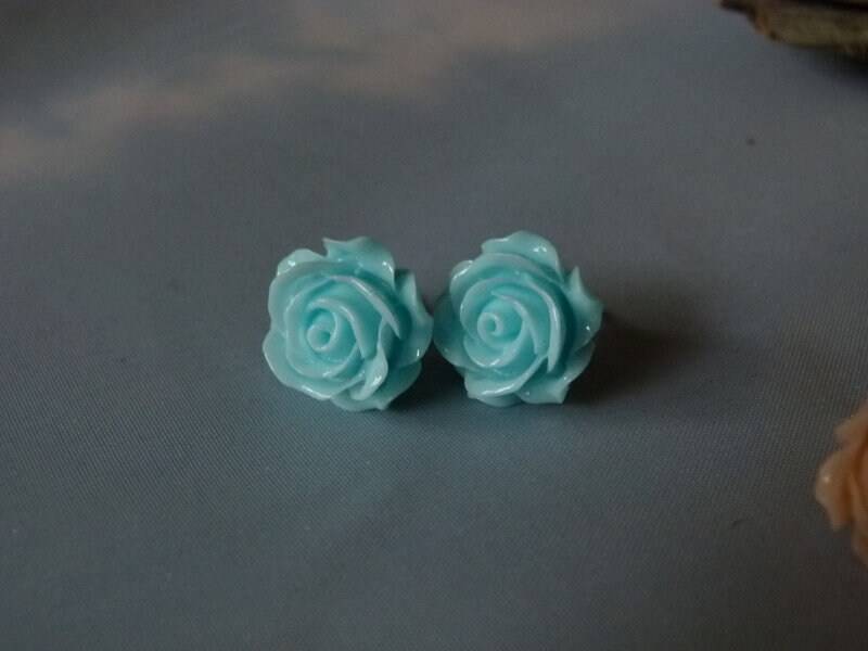 Türkis - Rosenohrring Blumen Ohrstecker Rosensteck Türkis - Rosenohrring Blumen Ohrstecker Rosensteck von TinkyStarShop
