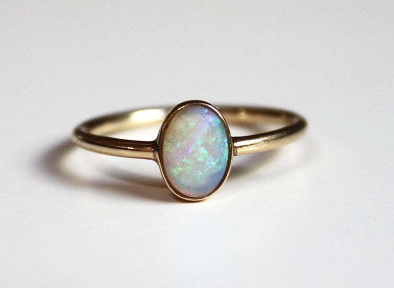 Opal Solitär Ring Opal Solitär Ring von TinyArmour