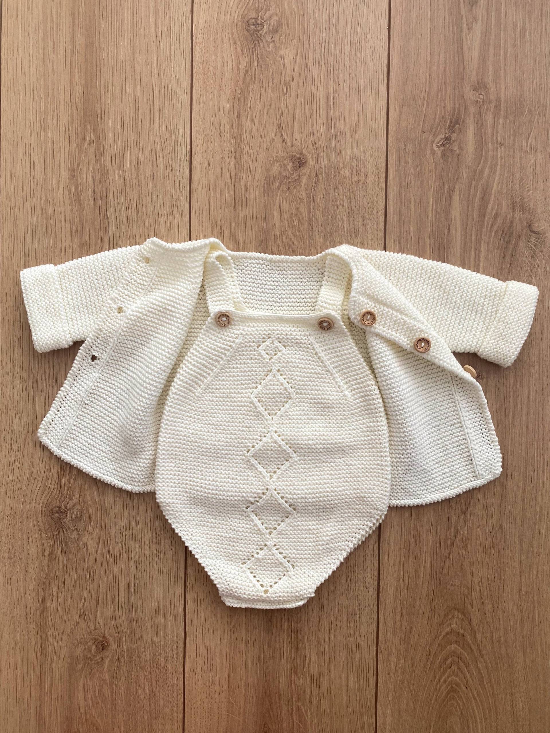 Babykleidung Stricken, Baby Strickjacke & Strampler Coming Home Outfit, Unisex Babykleidung, Erbstück Babyausstattung Set von TinyBabyCollections