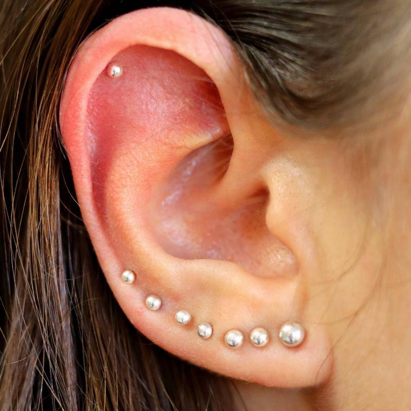 3 Mm Ohrstecker, Knorpel Piercing, Tri Ball Minimalist Tragus Dreieinigkeit Ohrstecker von TinyBoxJewelry