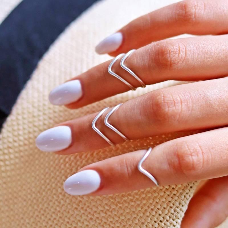 5 Chevron Knuckle Ringe - Oberhalb Der Knöchel Verstellbare Mittlere Silber Set Von Tiny Box von TinyBoxJewelry