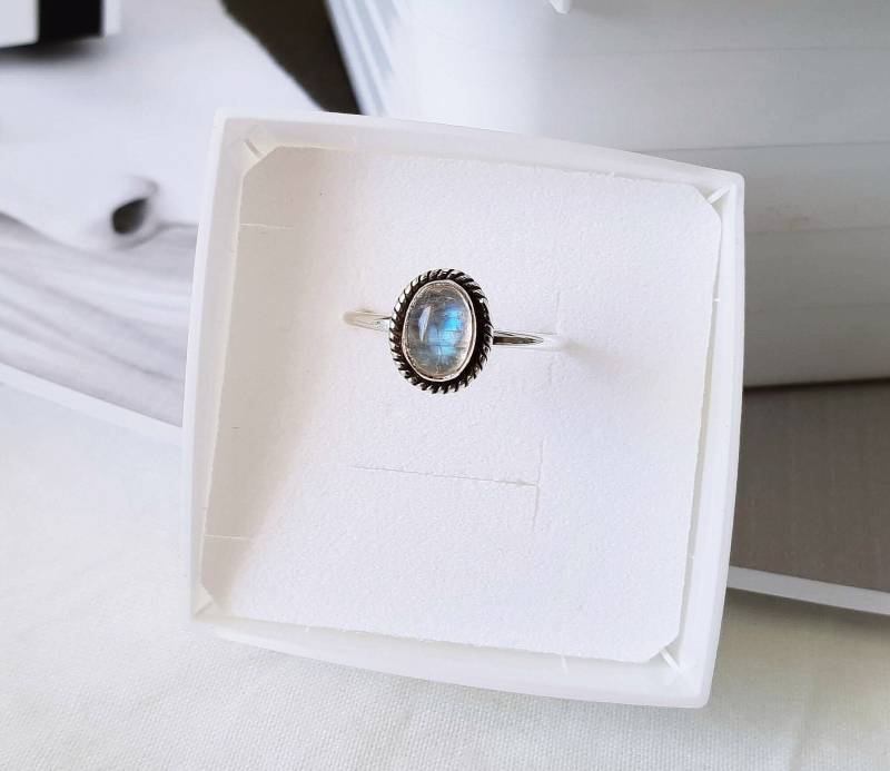 Mondstein Ring - Beste Freundin Geschenk Sterling Silber Boho Ringe Für Frauen Sie Regenbogen von TinyBoxJewelry