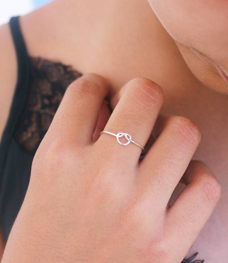 sterling Silber Liebe Knoten Ring Für Frauen Brautjungfern Geschenk Box Freundin Mama Schwester Mutter Tochter Ringe von TinyBoxJewelry