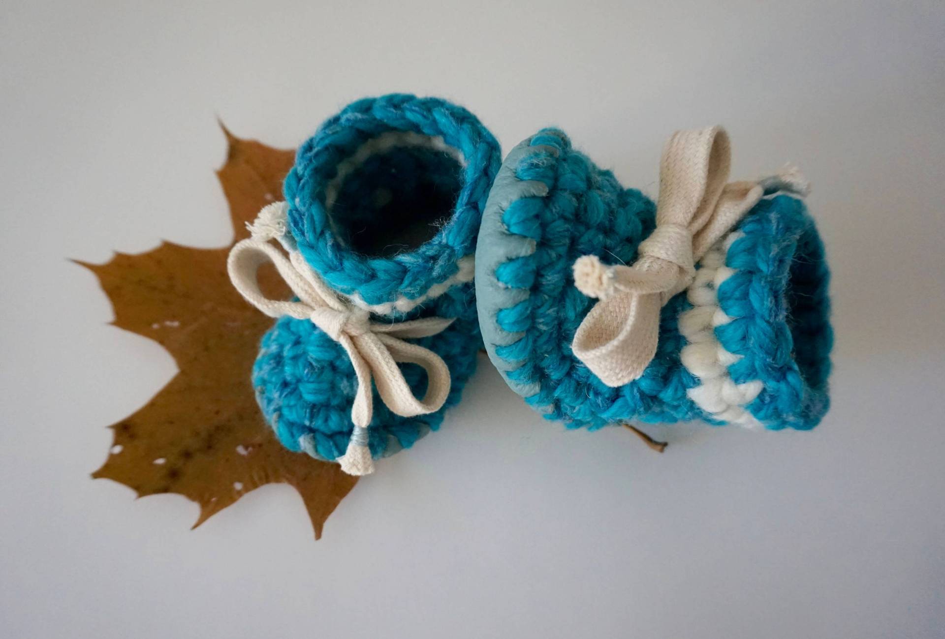 Handgefertigte Wolle Babyschuhe - Weiche Ledersohle, Gemütliche Winterstiefel Für Babys & Kleinkinder von TinyFeetBooties