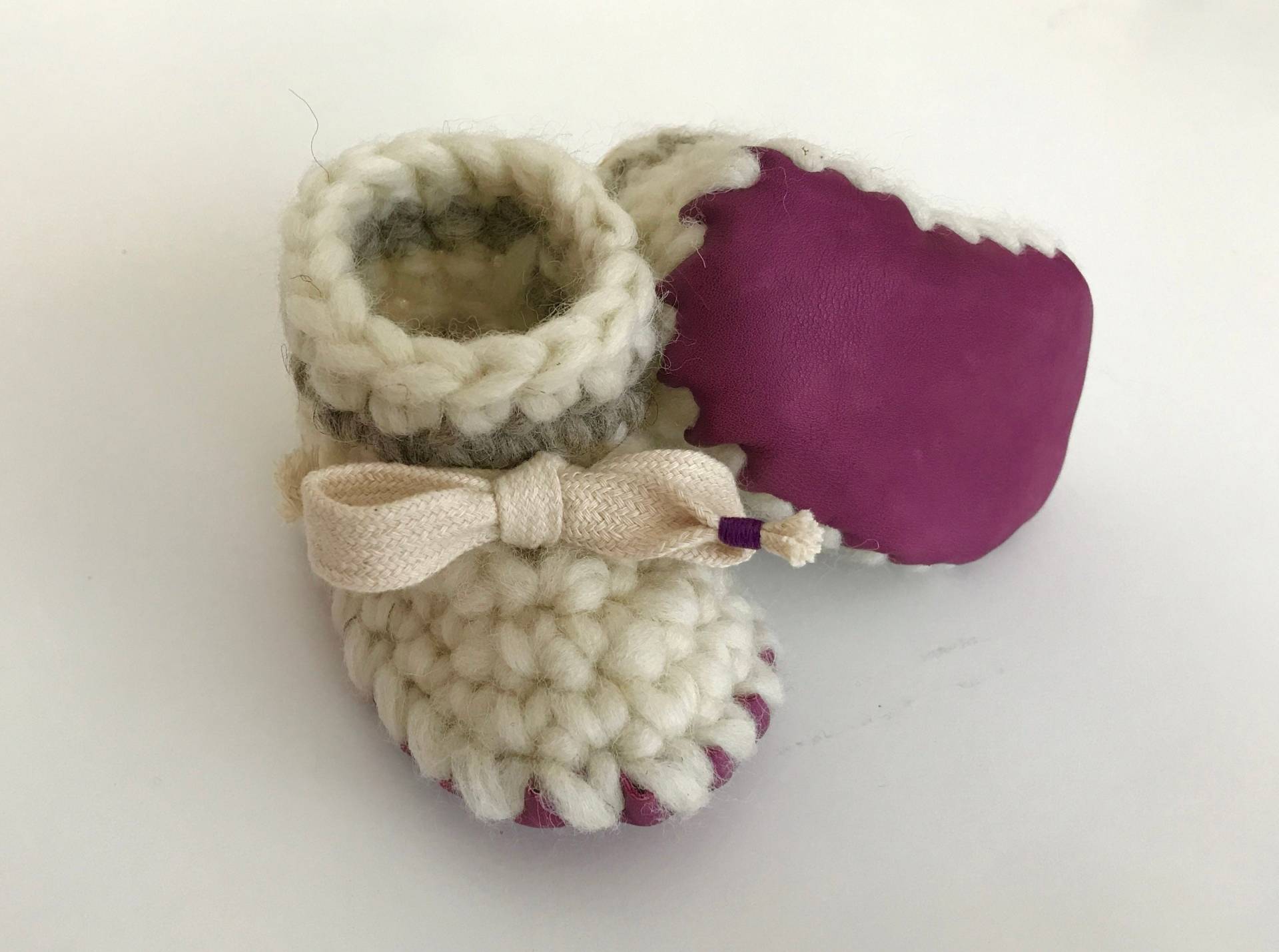 Handgefertigte Wolle Babyschuhe - Weiche Ledersohle, Gemütliche Winterstiefel Für Babys & Kleinkinder von TinyFeetBooties