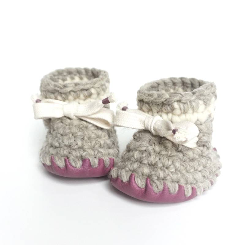 Handgefertigte Wolle Babyschuhe - Weiche Ledersohle, Gemütliche Winterstiefel Für Babys & Kleinkinder von TinyFeetBooties