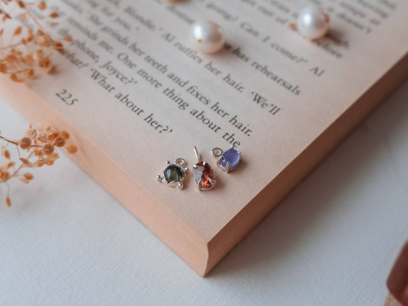 Süße Turmalin/Tansanit Anhänger Gefasst in Sterling Silber, Als Oder Charm Für Armbänder von TinyKeysCraft