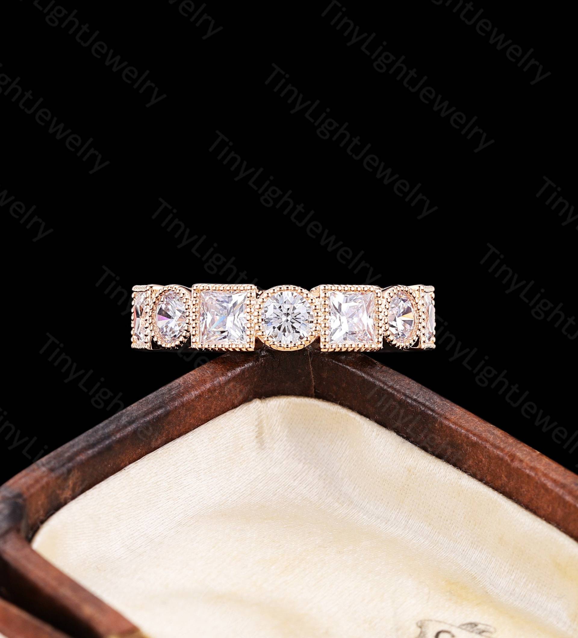 Moissanit Ehering Roségoldring Milgrainband Prinzessinnenring Cz Ring Unikat Jubiläumsring von TinyLightJewelry