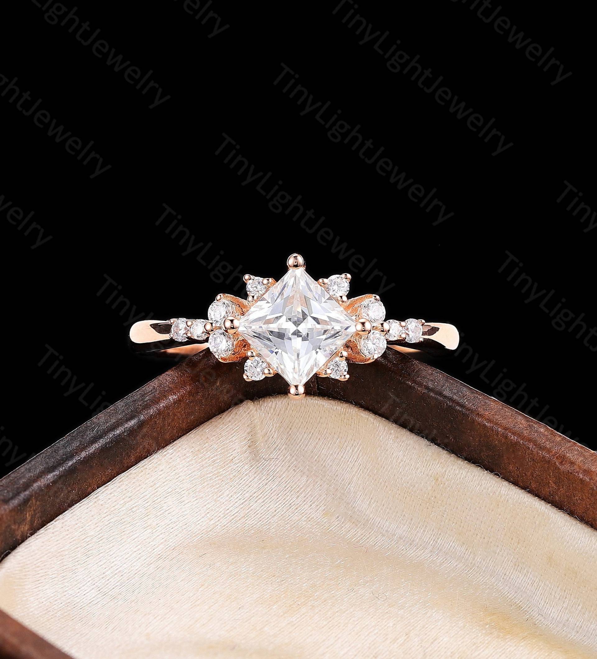 Moissanit-Verlobungsring, Princess-Schliff, Cluster-Diamant-Ring, Roségold-Ring, Brautring, Moissanit-Ring, Vintage-Art-Deco-Ring, Jahrestag von TinyLightJewelry