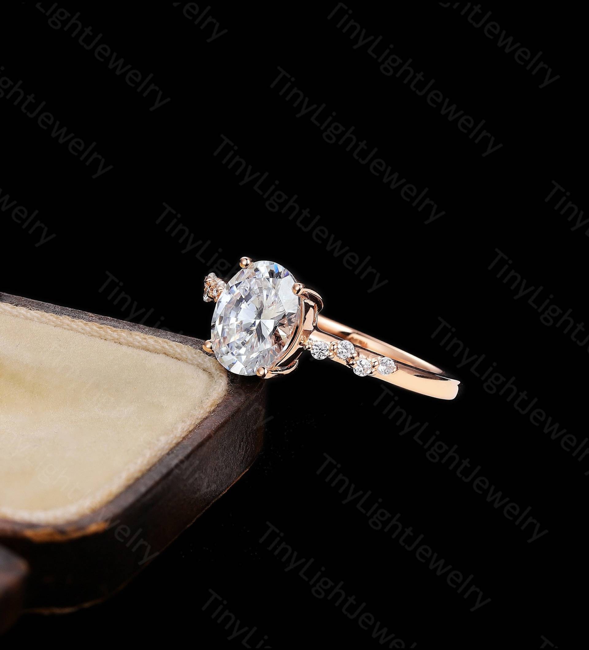 Moissanit Verlobungsring Oval Geschliffener Krappenring Brautring Diamantring Vintage Art Deco Ring Roségold Jubiläumsring von TinyLightJewelry