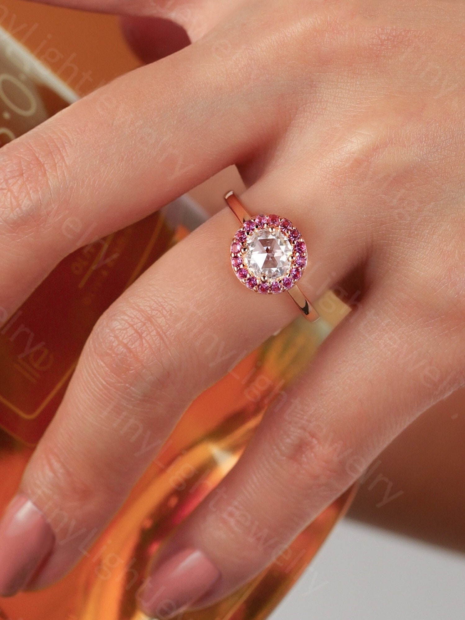 Moissanite Verlobungsring Runde Form Rosenschnitt Ring Saphir Pink Halo Art Deco Roségold Prong Vintage Jahrestagsring von TinyLightJewelry