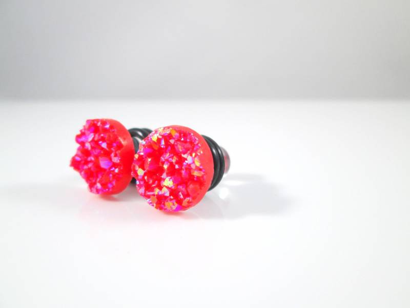Rote Druzy Sparkle Plug Ohrringe 4G-00G Gauges von TinyLittleFunBits
