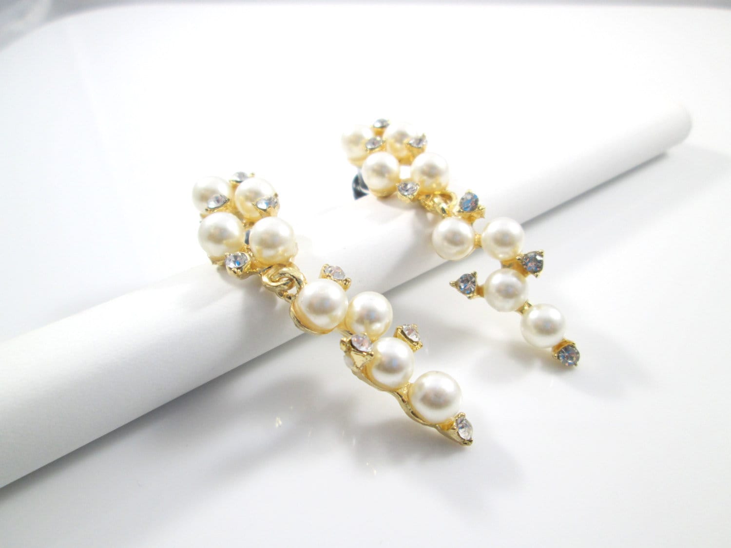 Abstand - Plug Ohrringe Mit Perle Und Strass 2 Segment 4G, 2G 0G von TinyLittleFunBits