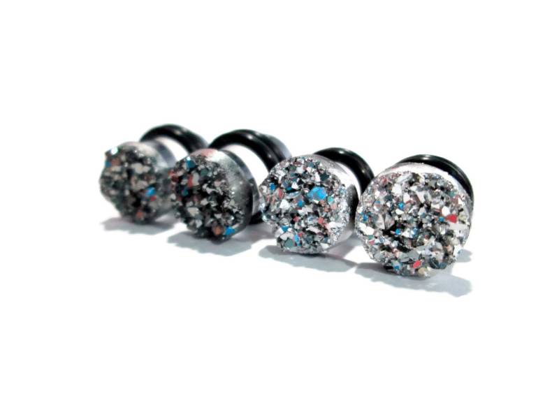 Ohrstecker - Dunkelgrau Oder Hell Silber Funkeln Druzy 2G, 0G Und 00G von TinyLittleFunBits