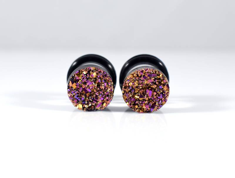 Plug Ohrringe - 4G, 2G, 0G Und 00G Gold Pink Lila Metallic Titanium Faux Druzy Sparkle Plugs von TinyLittleFunBits