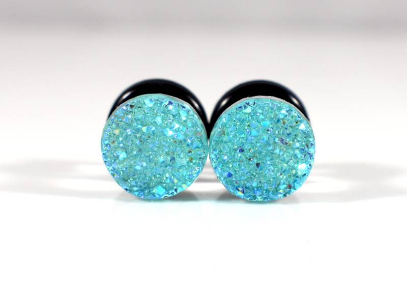 Plug Ohrringe - Aqua Blue Titanium Sparkle Faux Druzy 4G, 2G, 0G Und 00G von TinyLittleFunBits