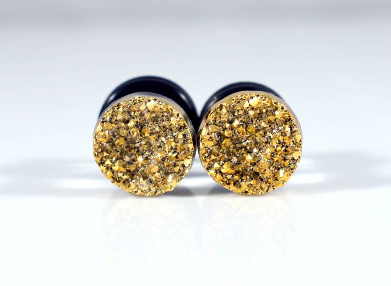 Plug Ohrringe - Gold Titanium Metallic Faux Druzy Sparkle 4G, 2G, 0G Und 00G von TinyLittleFunBits