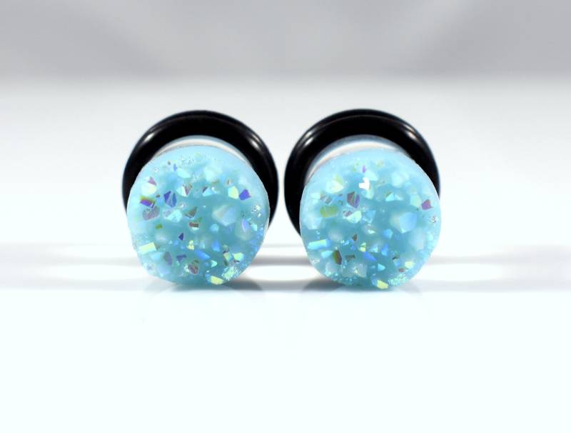 Plug Ohrringe - Hellblau Baby Blue Faux Druzy Sparkle 2G, 0G Und 00G von TinyLittleFunBits