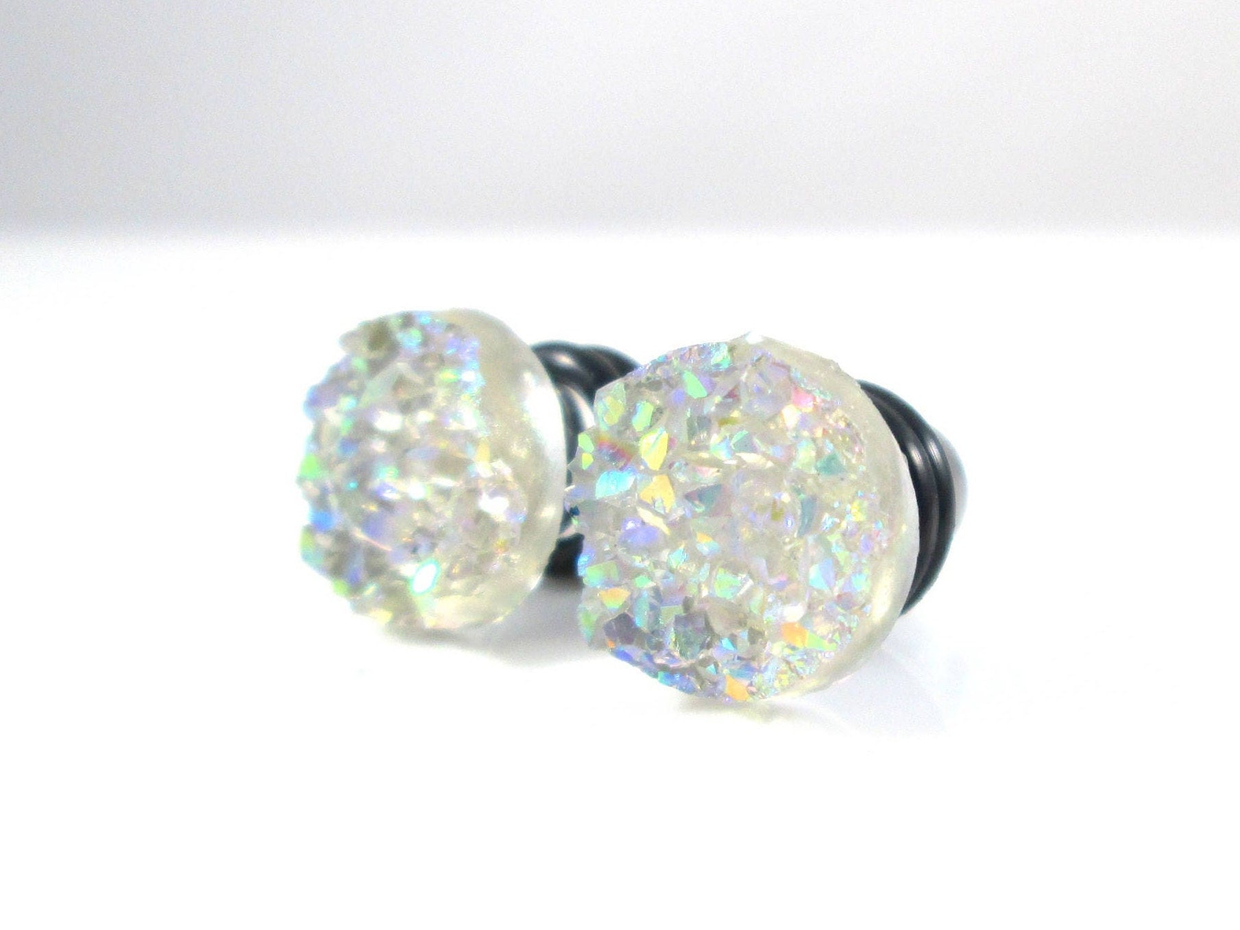 Plug Ohrringe - Hellgrau Ab Finish Faux Druzy Sparkle 4G, 2G, 0G Und 00G von TinyLittleFunBits