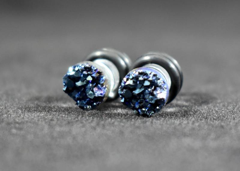 Plug Ohrringe - Navy Blue Metallic Faux Druzy 4G, 2G von TinyLittleFunBits