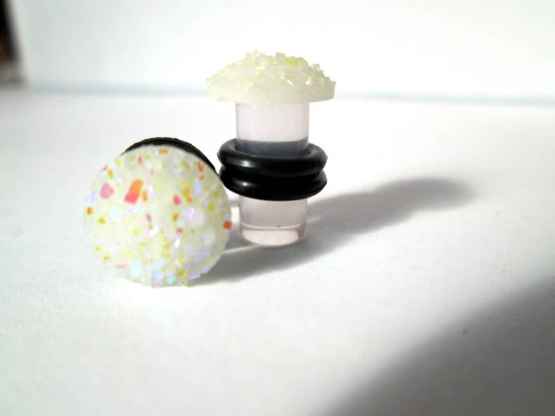 Plug Ohrringe - White Sparkle Druzy 4G, 2G Und 0G von TinyLittleFunBits