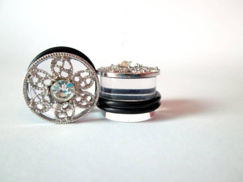 Silberne Filigrane Blumen Strass-Plugs von TinyLittleFunBits